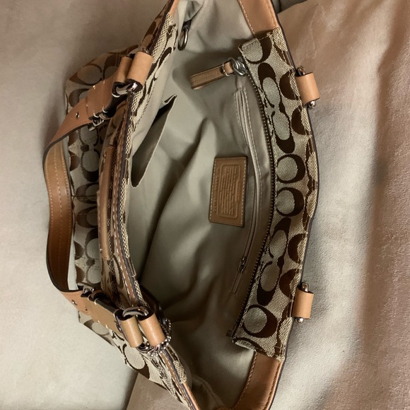 Handbag - Picture 3 of 6